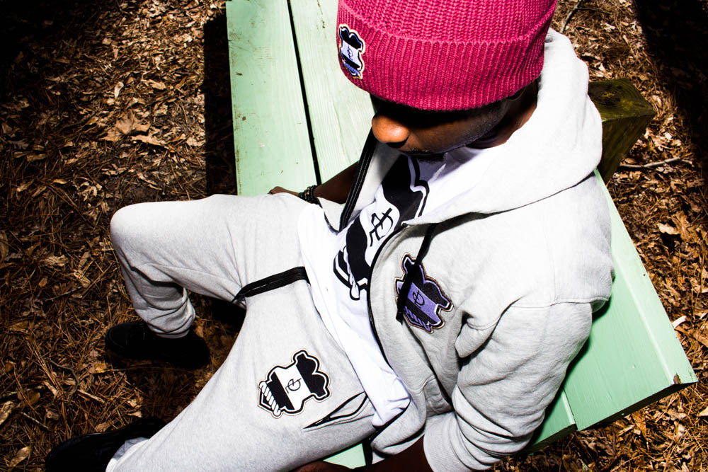 Signature Crest Jogger